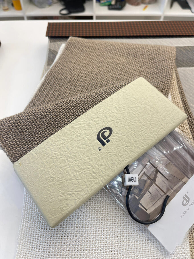 Customizable Fabric Swatch Display Hooks for Home Textile | Curtain & Sofa Sample Card Heads