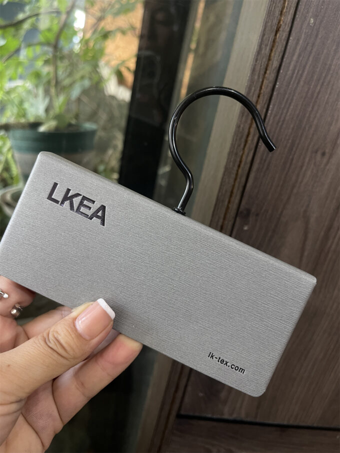 Customizable Fabric Swatch Display Hooks for Home Textile | Curtain & Sofa Sample Card Heads