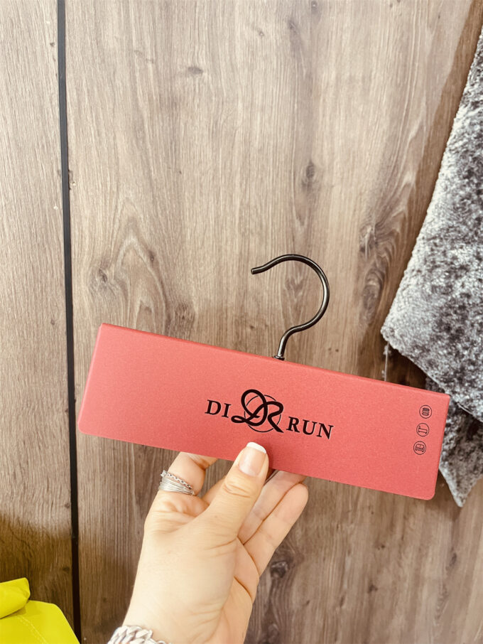 Customizable Fabric Swatch Display Hooks for Home Textile | Curtain & Sofa Sample Card Heads