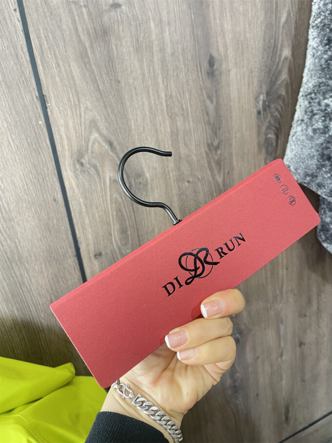 Customizable Fabric Swatch Display Hooks for Home Textile | Curtain & Sofa Sample Card Heads