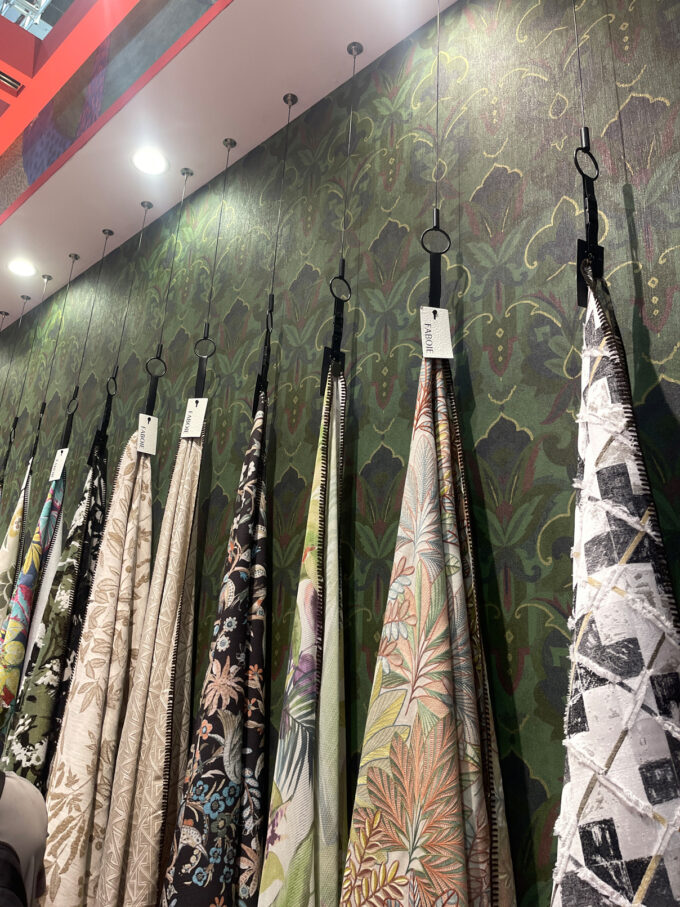 Premium Rectangular Fabric Sample Hanging Clips | Custom Logo Tags (Paper/Plastic) for Curtain & Upholstery