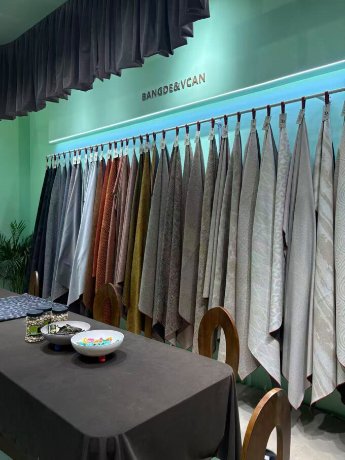 Premium Rectangular Fabric Sample Hanging Clips | Custom Logo Tags (Paper/Plastic) for Curtain & Upholstery