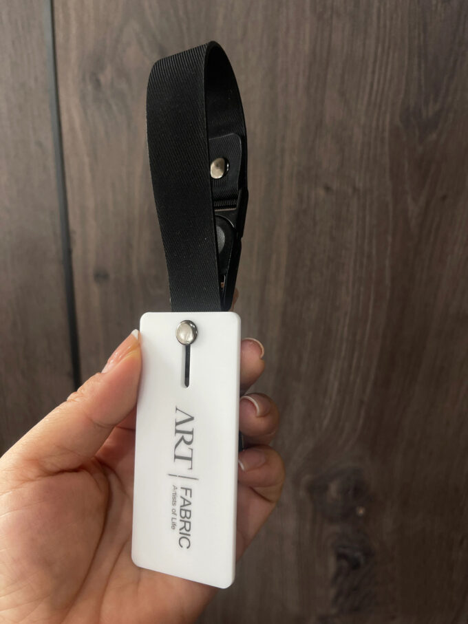 Premium Rectangular Fabric Sample Hanging Clips | Custom Logo Tags (Paper/Plastic) for Curtain & Upholstery