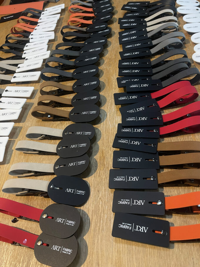 Customizable Fabric Sample Clips with Logo Tags | Home Textile Display Hooks for Curtain Upholstery