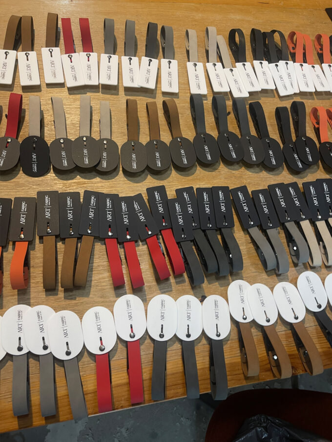 Customizable Fabric Sample Clips with Logo Tags | Home Textile Display Hooks for Curtain Upholstery